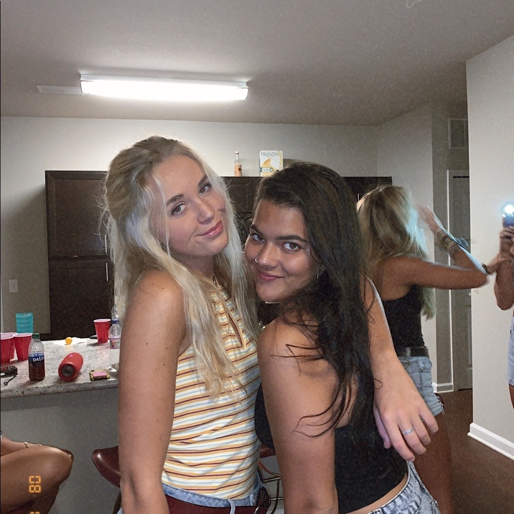 Meet your Posher, Courtney